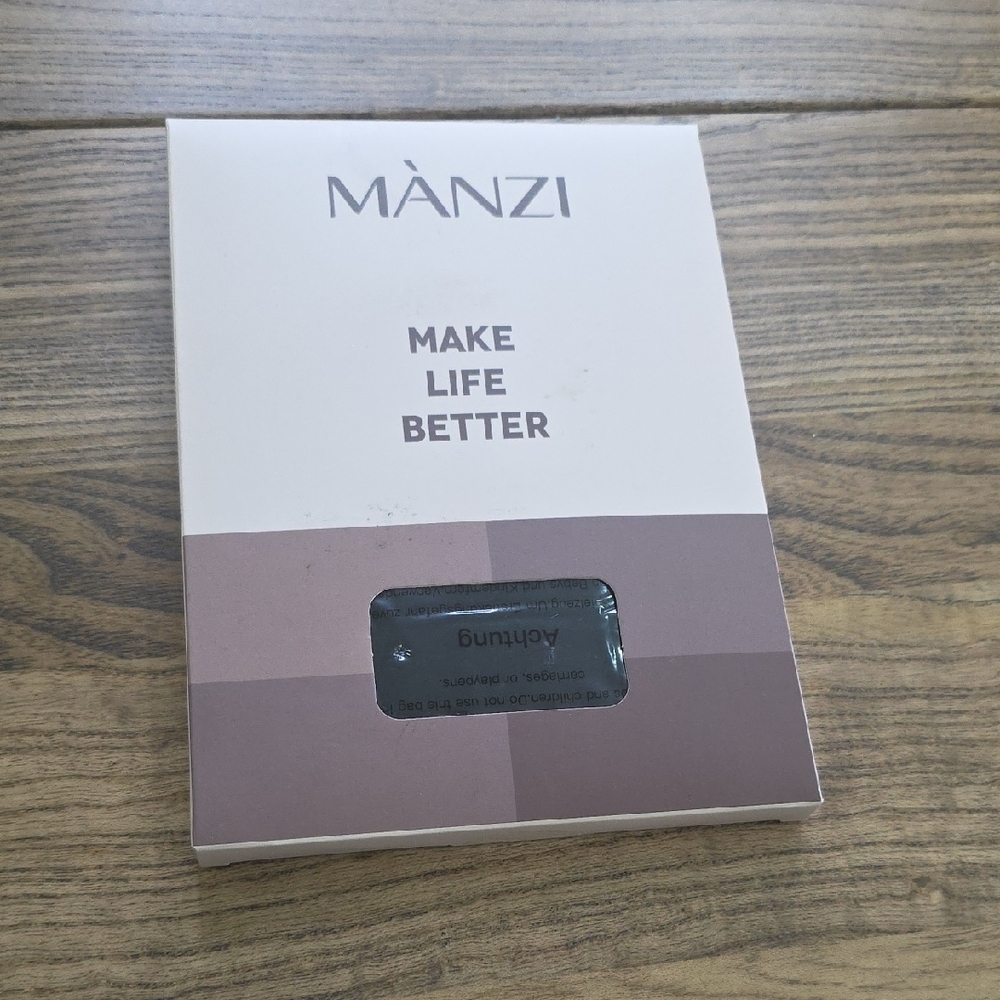Manzi Tights Packaging